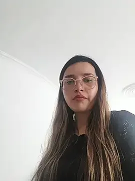 CharlotteGlow 무료 라이브 xxx 캠