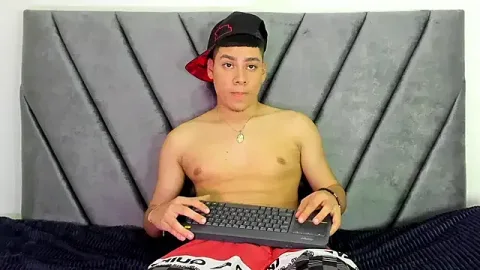Lucastorrez01 camere xxx live gratis