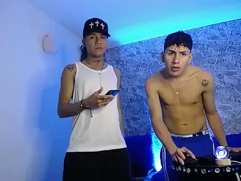 TheHotDuo19 kostenlose live xxx cams