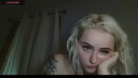 sluttypumpkin 免费直播 xxx 摄像头