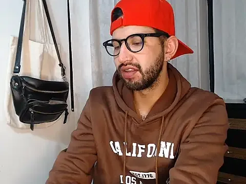 thomass1018 free live xxx cams